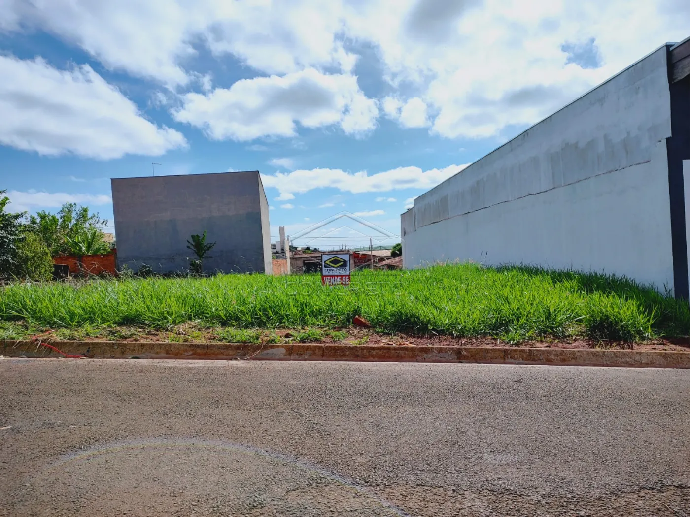 Comprar Terreno / Padr&atilde;o em Len&ccedil;&oacute;is Paulista R$ 150.000,00 - Foto 1