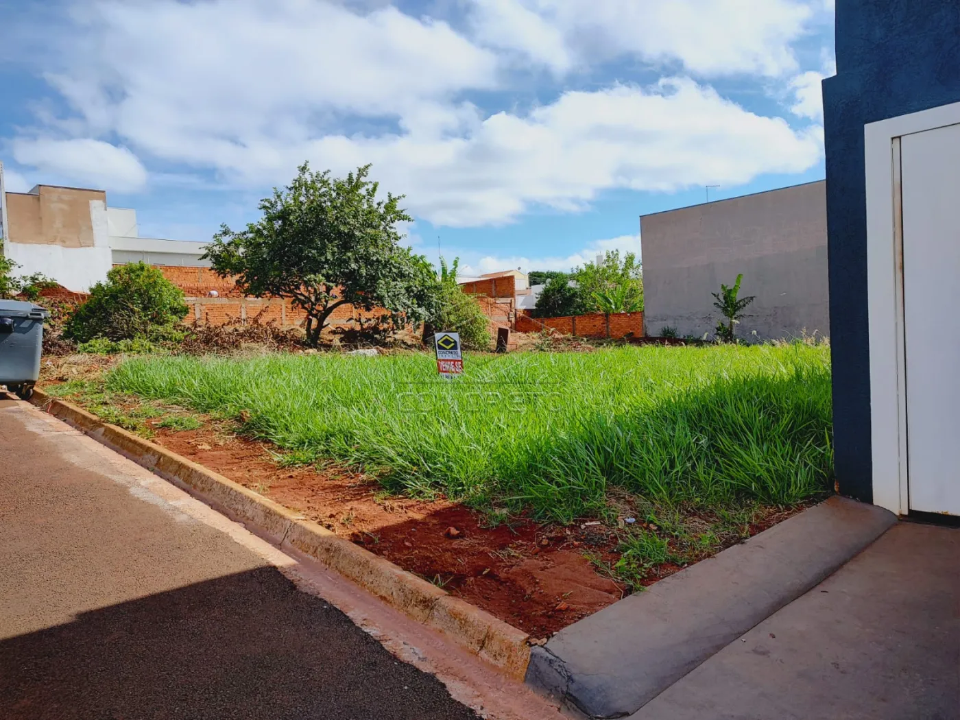 Comprar Terreno / Padr&atilde;o em Len&ccedil;&oacute;is Paulista R$ 150.000,00 - Foto 3