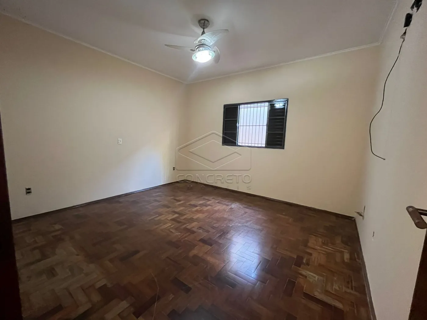 Alugar Casa / Padr&atilde;o em Len&ccedil;&oacute;is Paulista R$ 2.000,00 - Foto 8
