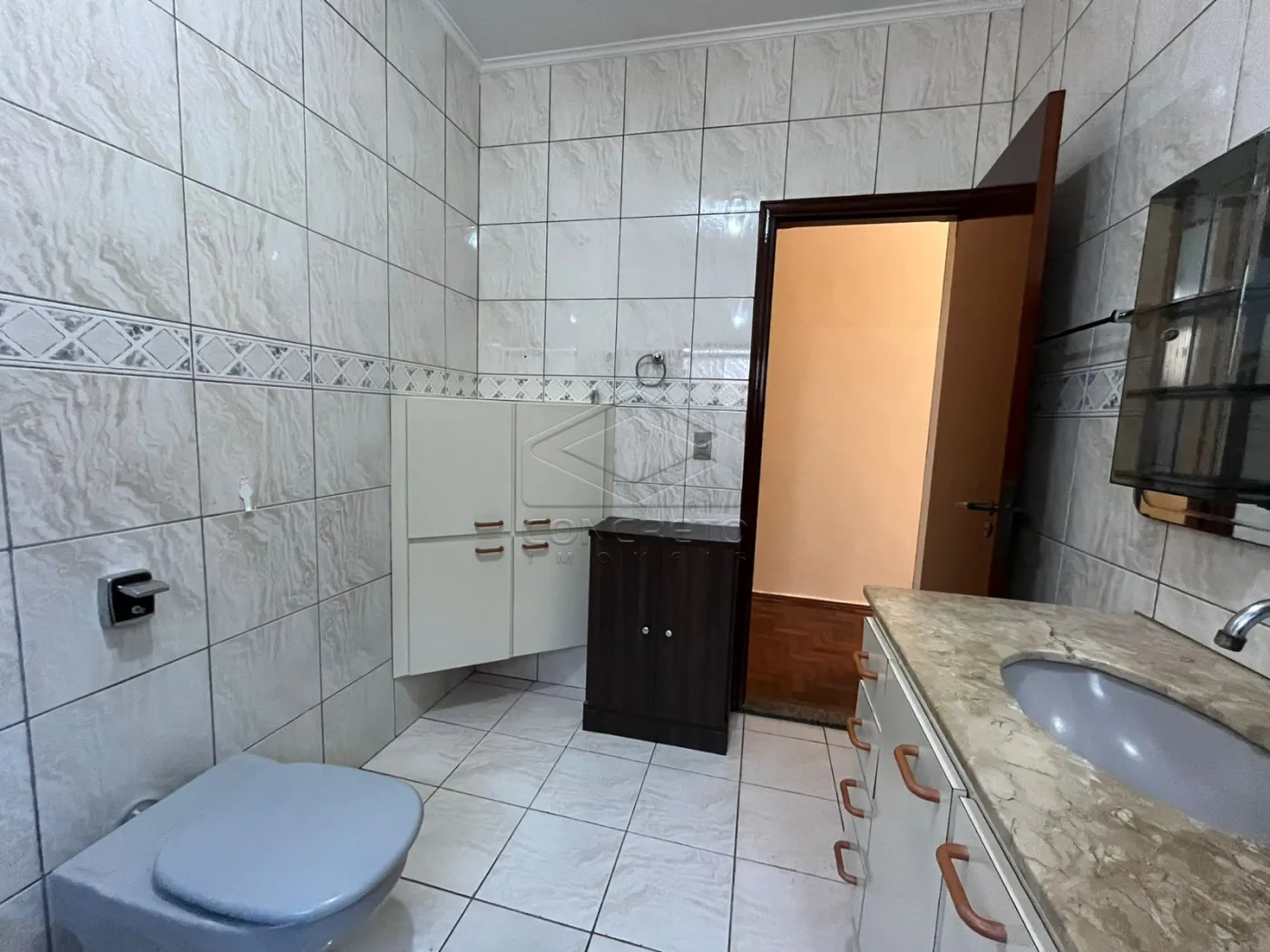 Alugar Casa / Padr&atilde;o em Len&ccedil;&oacute;is Paulista R$ 2.000,00 - Foto 6