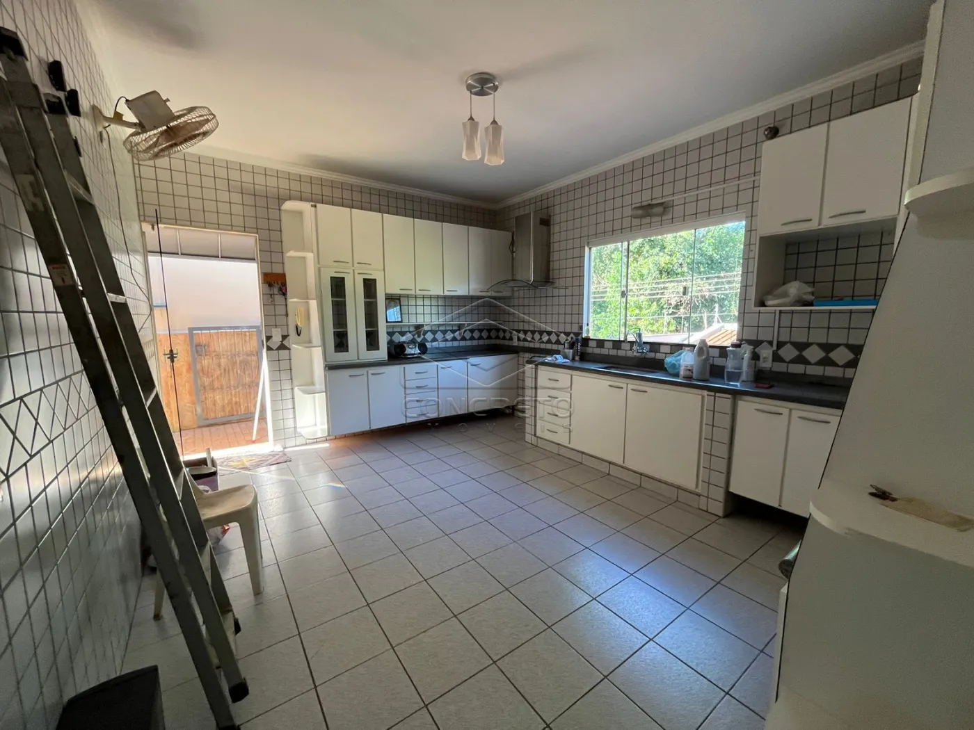 Alugar Casa / Padr&atilde;o em Len&ccedil;&oacute;is Paulista R$ 2.000,00 - Foto 10