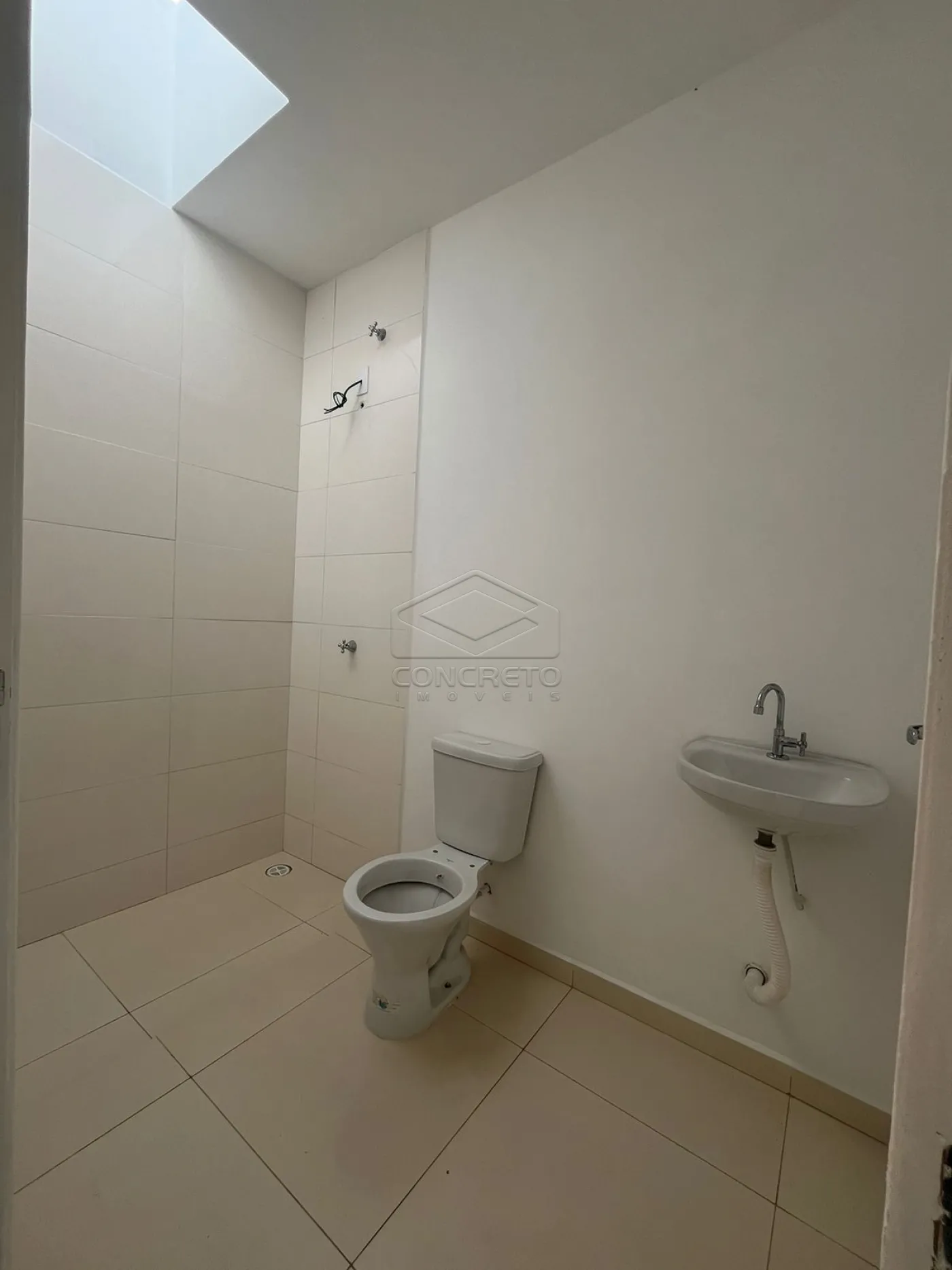 Alugar Apartamento / Padr&atilde;o em Len&ccedil;&oacute;is Paulista R$ 1.100,00 - Foto 2