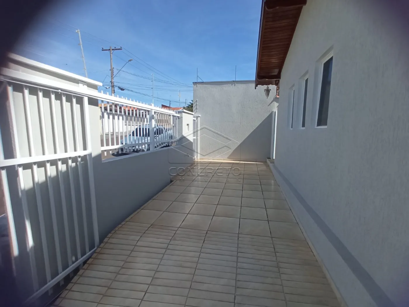 Alugar Casa / Padr&atilde;o em Len&ccedil;&oacute;is Paulista R$ 2.000,00 - Foto 2