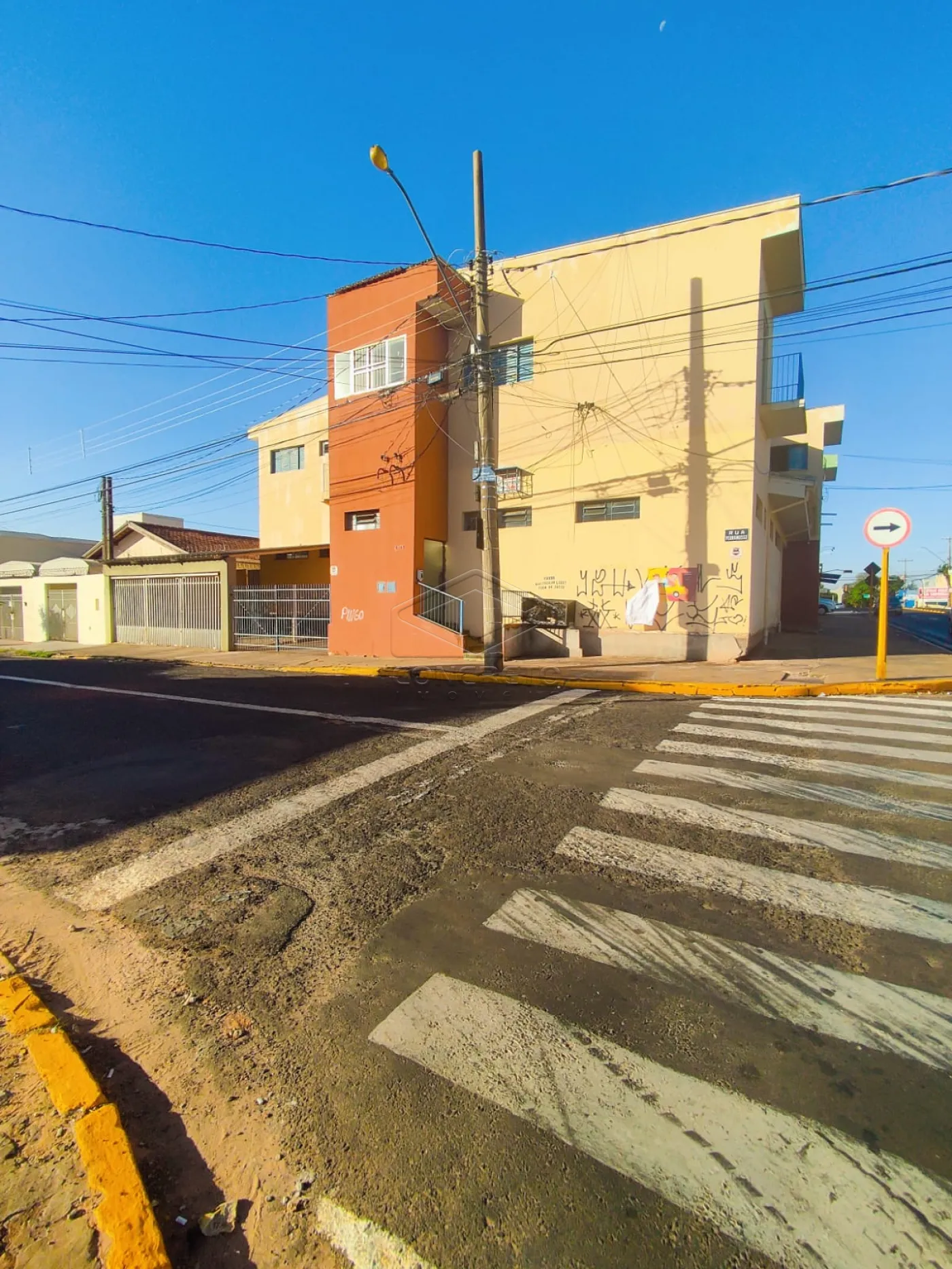 Alugar Apartamento / Kitnet em Bauru R$ 1.750,00 - Foto 1