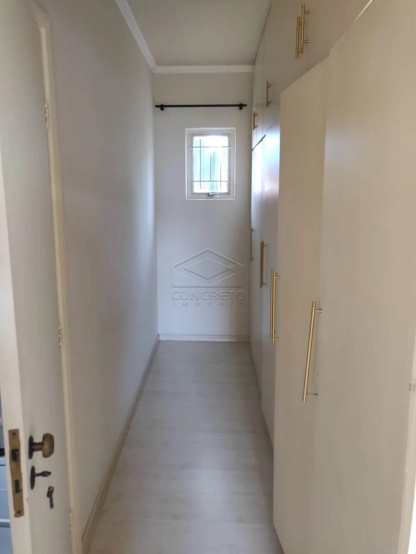 Alugar Casa / Padr&atilde;o em Len&ccedil;&oacute;is Paulista R$ 3.500,00 - Foto 4