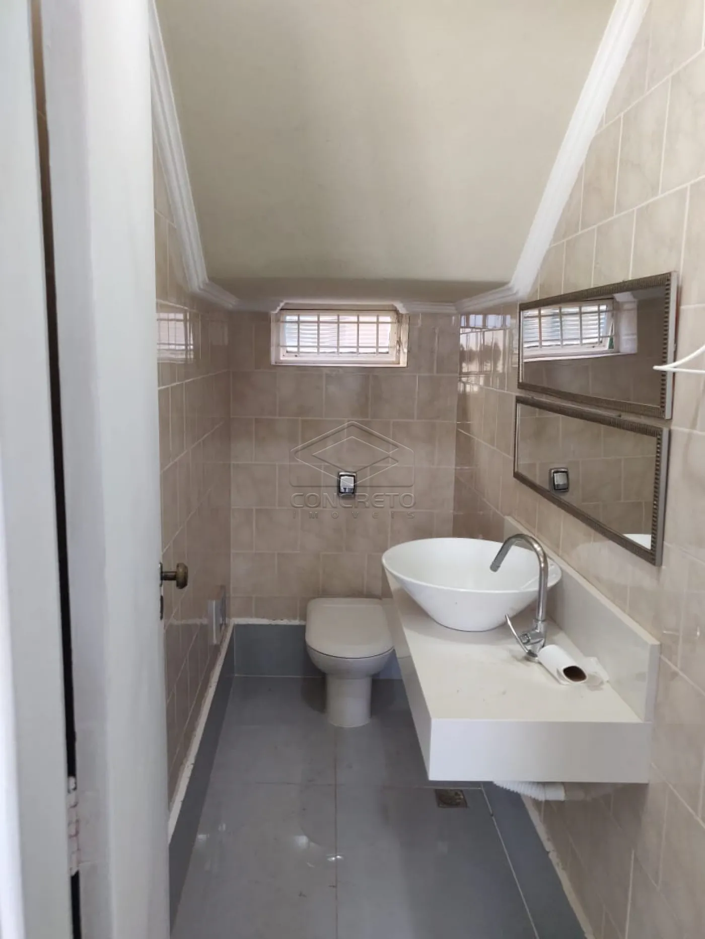 Alugar Casa / Padr&atilde;o em Len&ccedil;&oacute;is Paulista R$ 3.500,00 - Foto 9