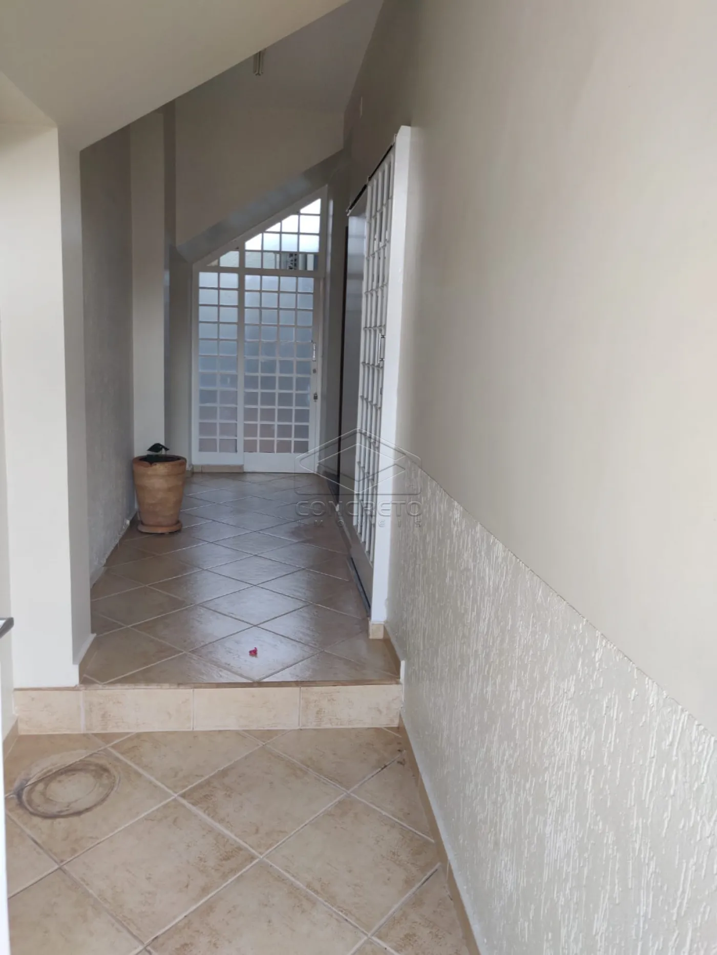Alugar Casa / Sobrado em Len&ccedil;&oacute;is Paulista R$ 3.500,00 - Foto 1