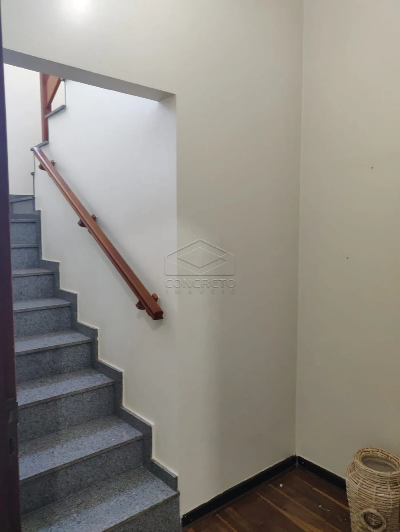 Alugar Casa / Sobrado em Len&ccedil;&oacute;is Paulista R$ 3.500,00 - Foto 2