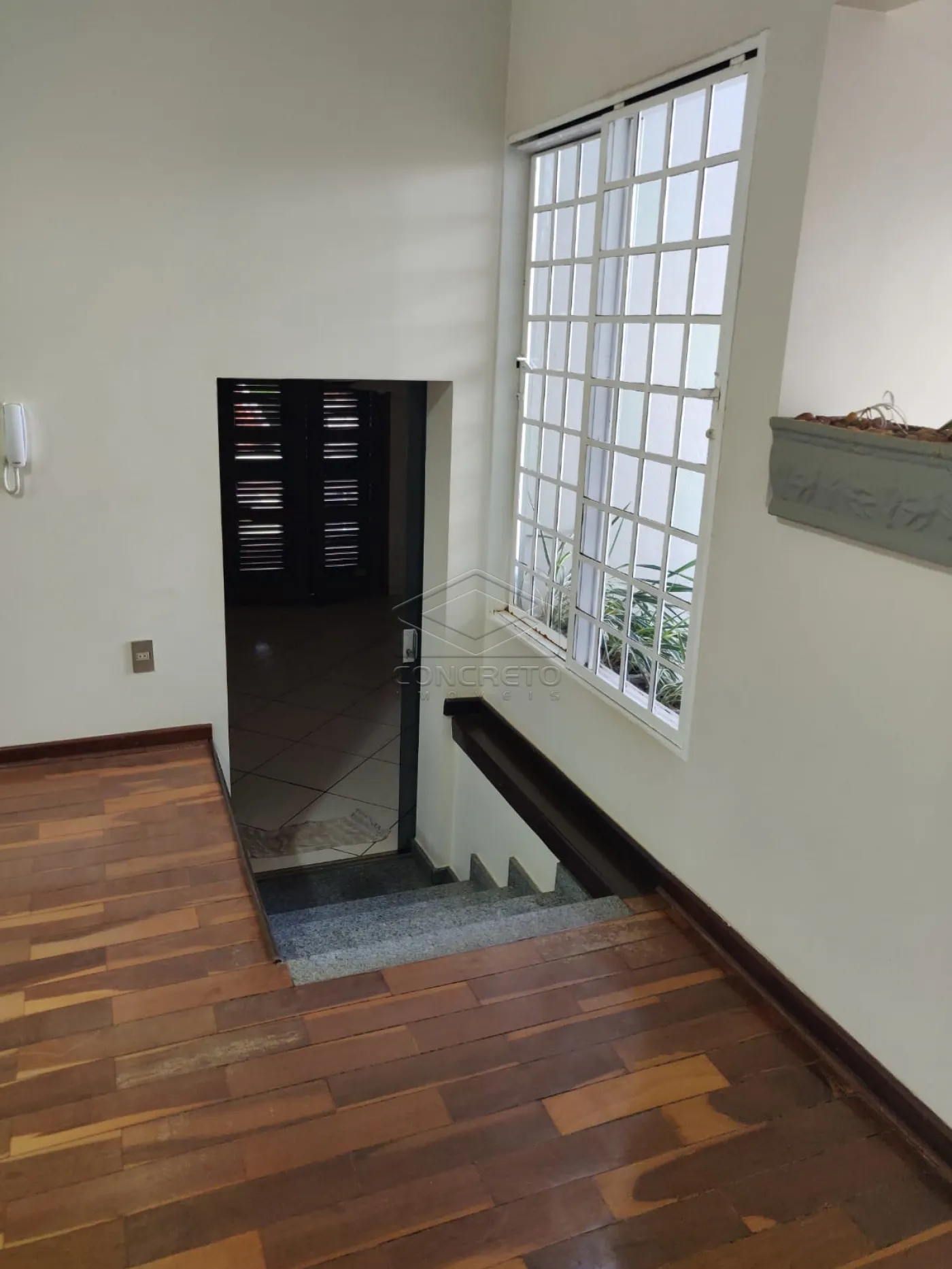 Alugar Casa / Sobrado em Len&ccedil;&oacute;is Paulista R$ 3.500,00 - Foto 4