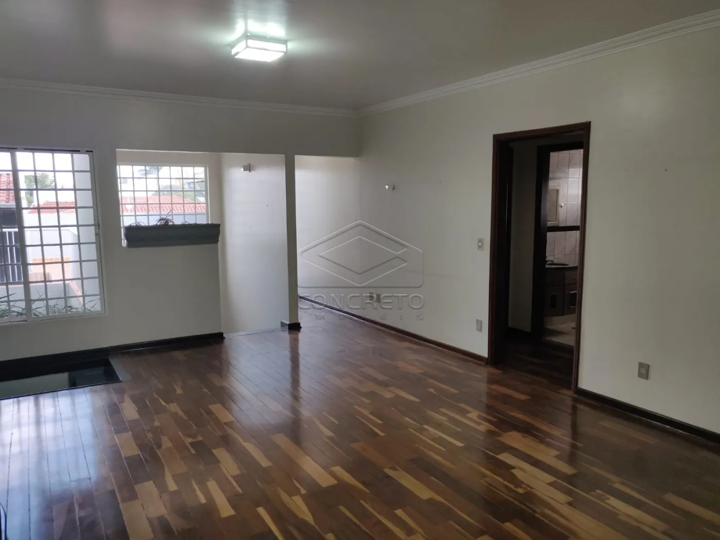 Alugar Casa / Sobrado em Len&ccedil;&oacute;is Paulista R$ 3.500,00 - Foto 5