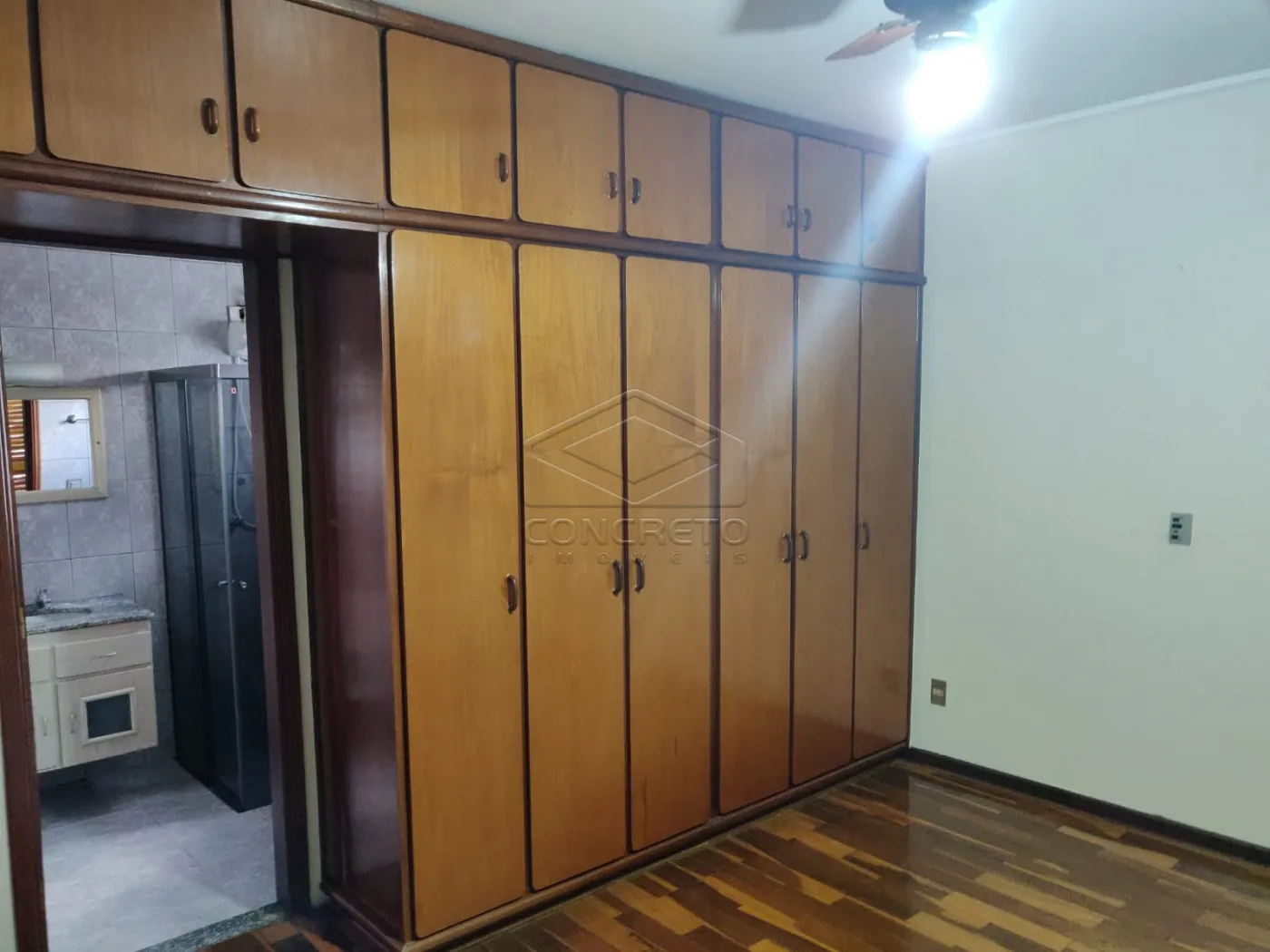 Alugar Casa / Sobrado em Len&ccedil;&oacute;is Paulista R$ 3.500,00 - Foto 11