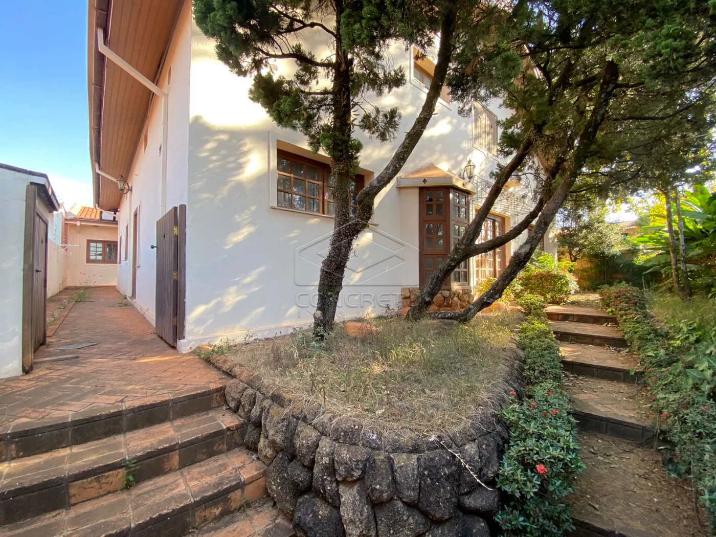 Alugar Casa / Padr&atilde;o em Len&ccedil;&oacute;is Paulista R$ 2.990,00 - Foto 1