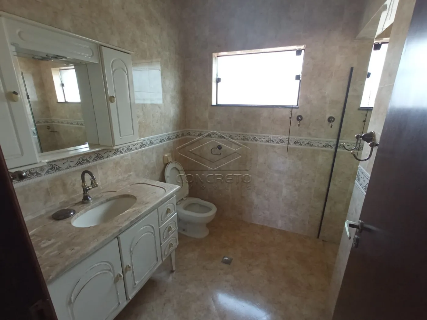 Alugar Casa / Sobrado em Len&ccedil;&oacute;is Paulista R$ 3.000,00 - Foto 16