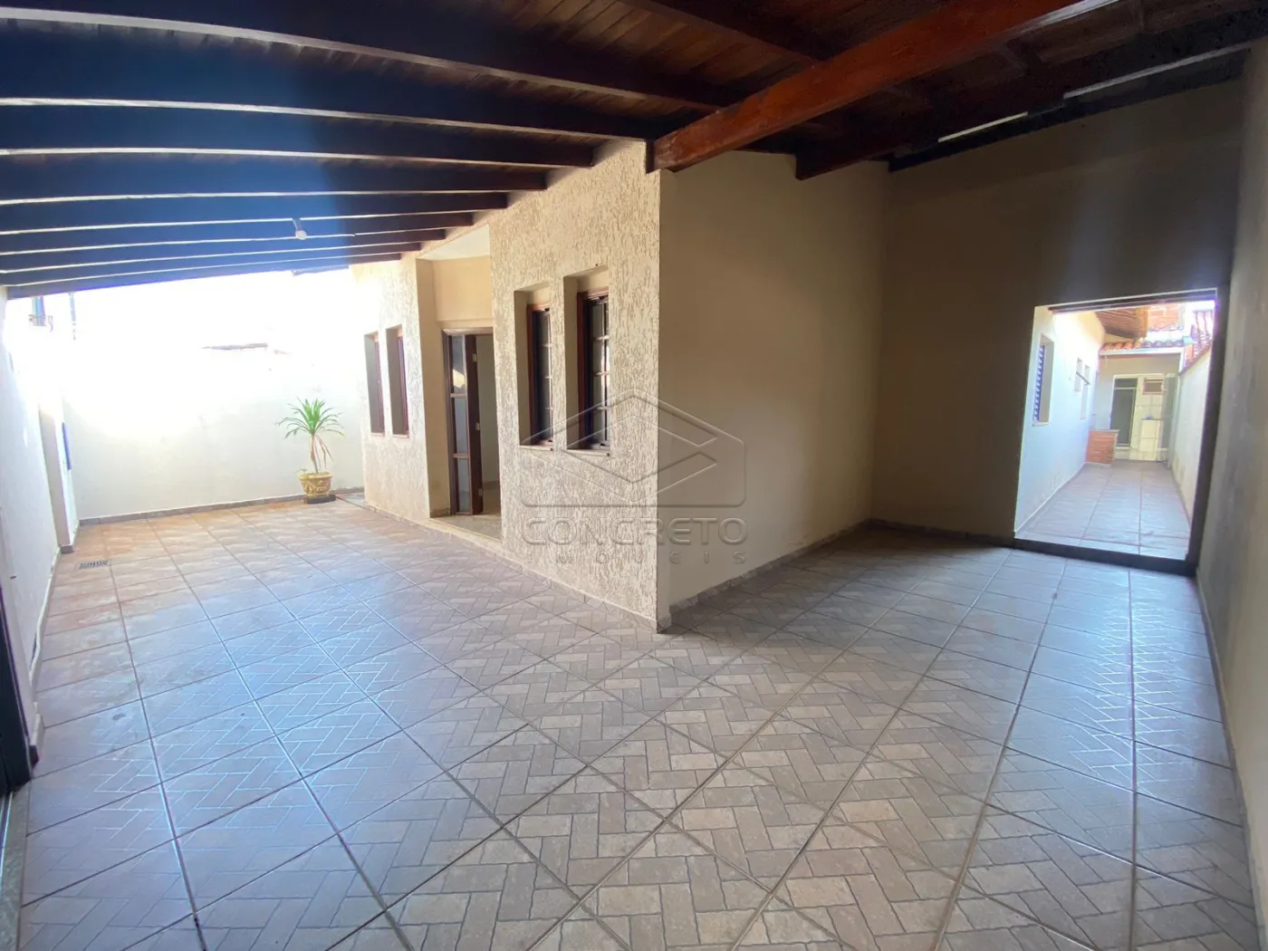 Alugar Casa / Padr&atilde;o em Len&ccedil;&oacute;is Paulista R$ 2.500,00 - Foto 1