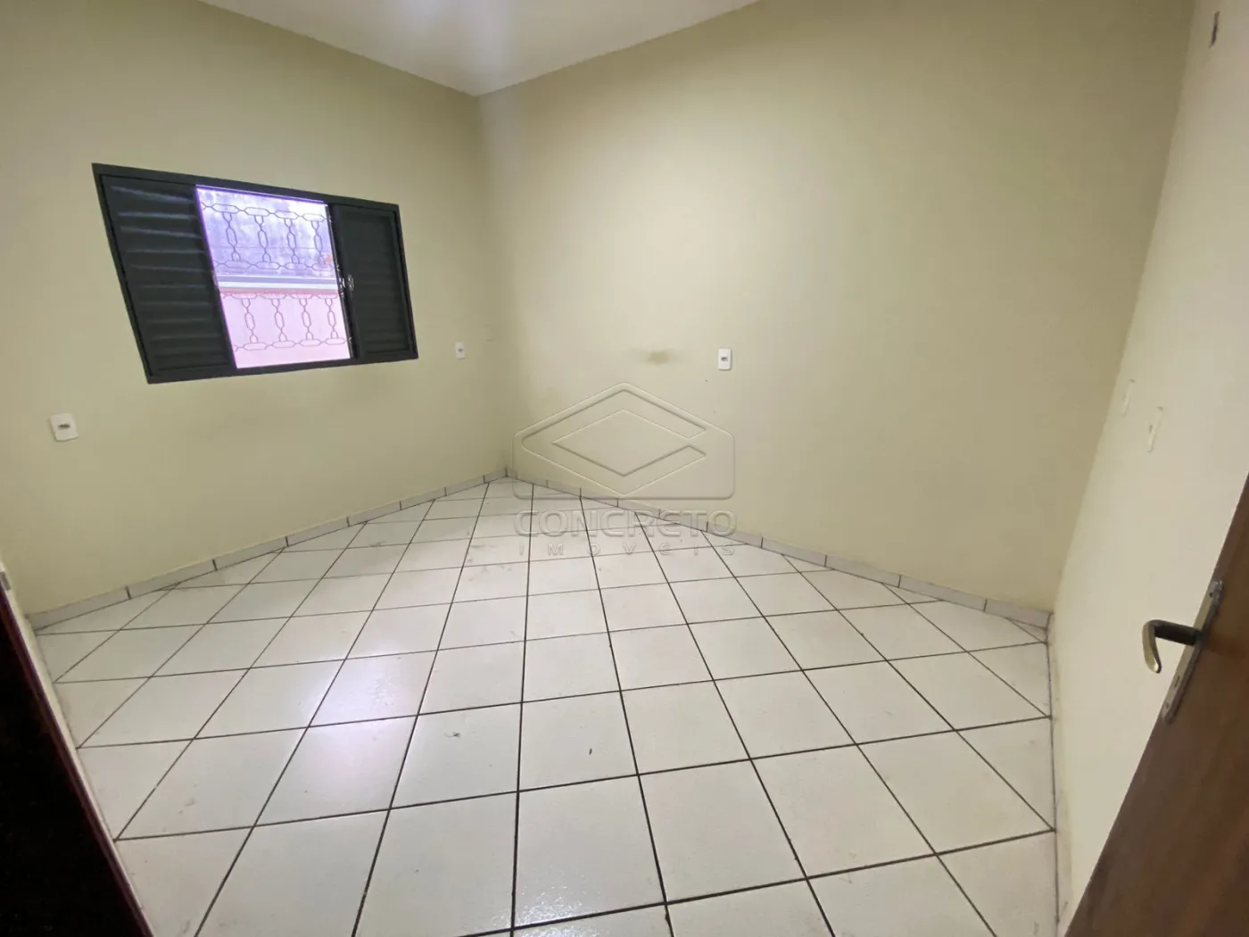 Alugar Casa / Padr&atilde;o em Len&ccedil;&oacute;is Paulista R$ 2.500,00 - Foto 7