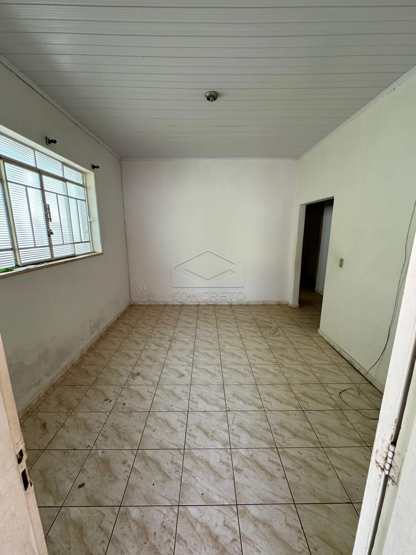 Alugar Casa / Padr&atilde;o em Len&ccedil;&oacute;is Paulista R$ 1.500,00 - Foto 6