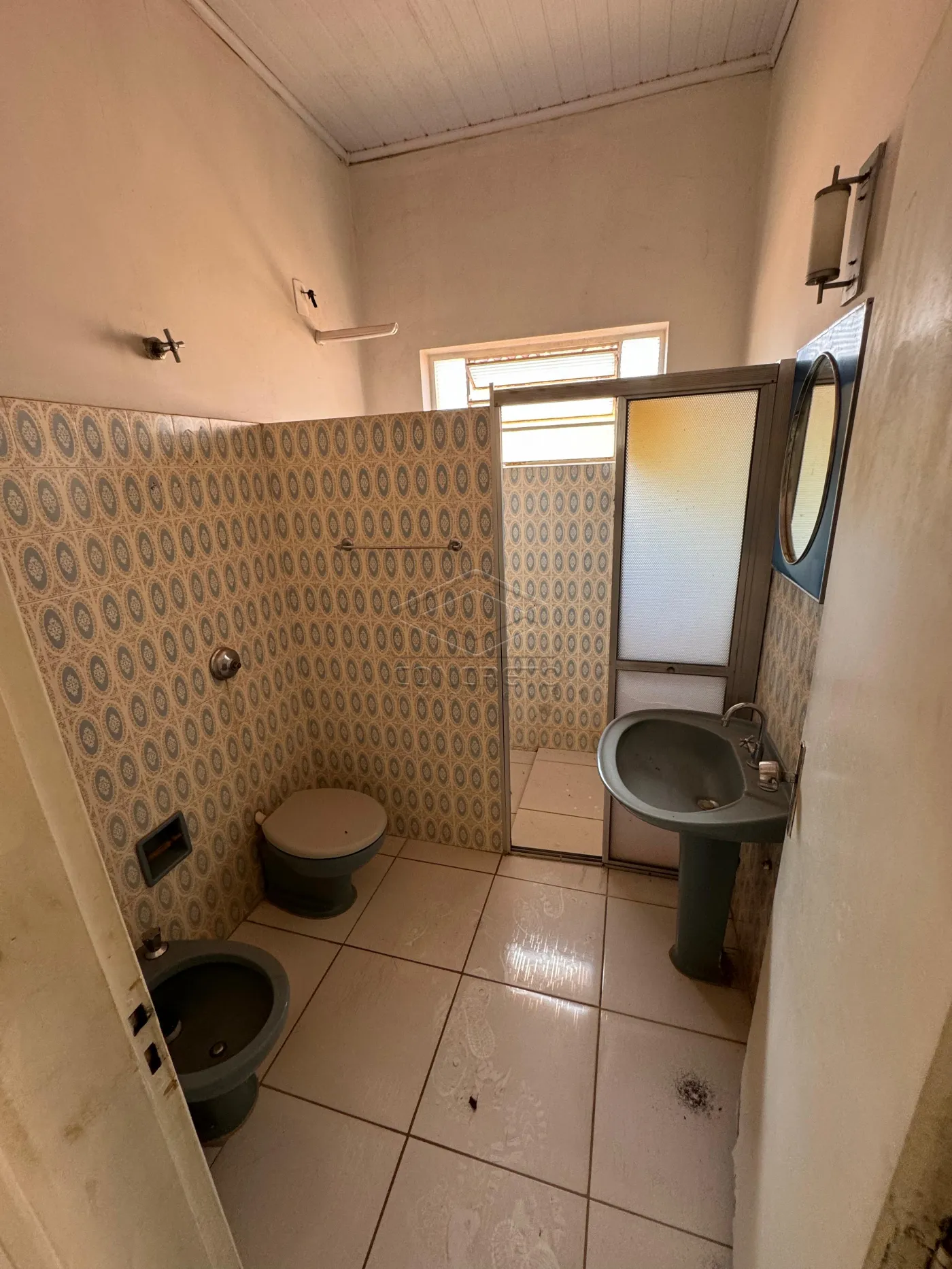 Alugar Casa / Padr&atilde;o em Len&ccedil;&oacute;is Paulista R$ 1.500,00 - Foto 9