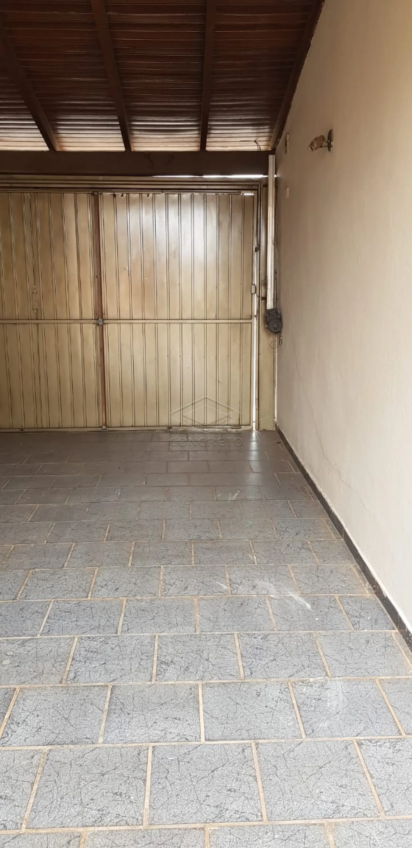 Comprar Casa / Padr&atilde;o em Len&ccedil;&oacute;is Paulista R$ 750.000,00 - Foto 2