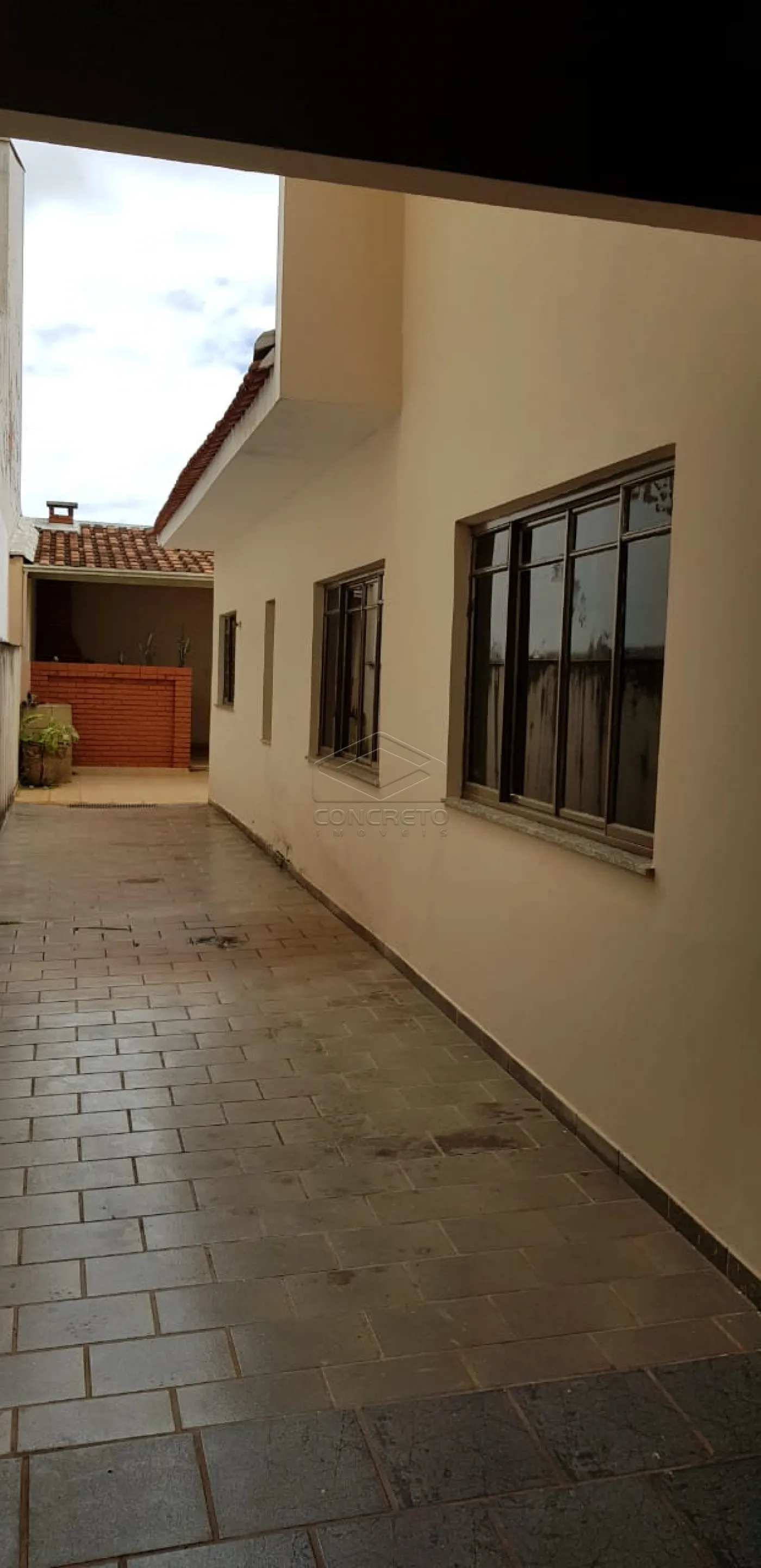 Comprar Casa / Padr&atilde;o em Len&ccedil;&oacute;is Paulista R$ 750.000,00 - Foto 3