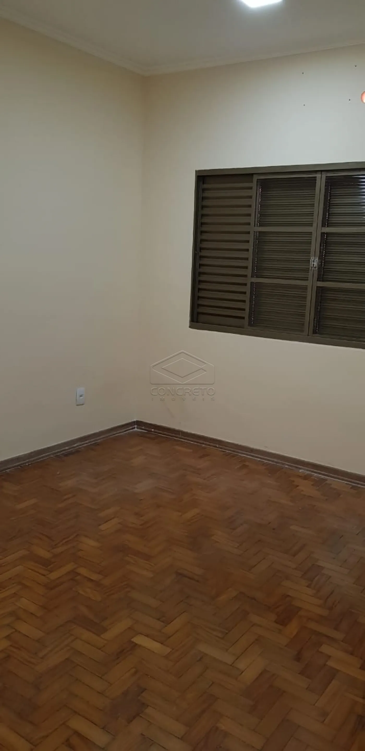 Comprar Casa / Padr&atilde;o em Len&ccedil;&oacute;is Paulista R$ 750.000,00 - Foto 14