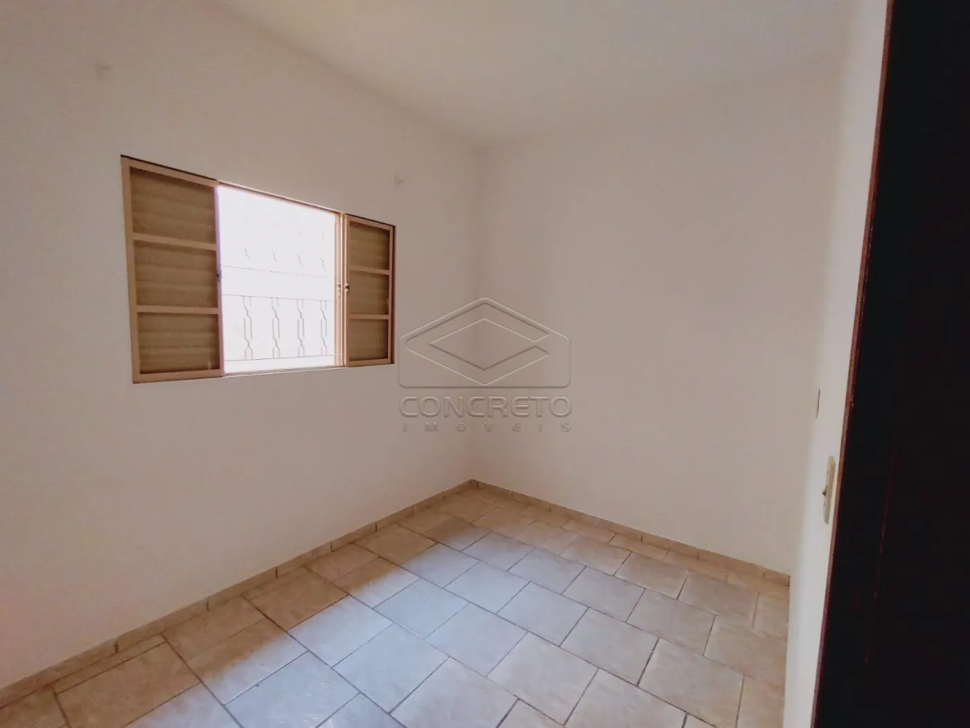 Comprar Casa / Padr&atilde;o em Len&ccedil;&oacute;is Paulista R$ 420.000,00 - Foto 2