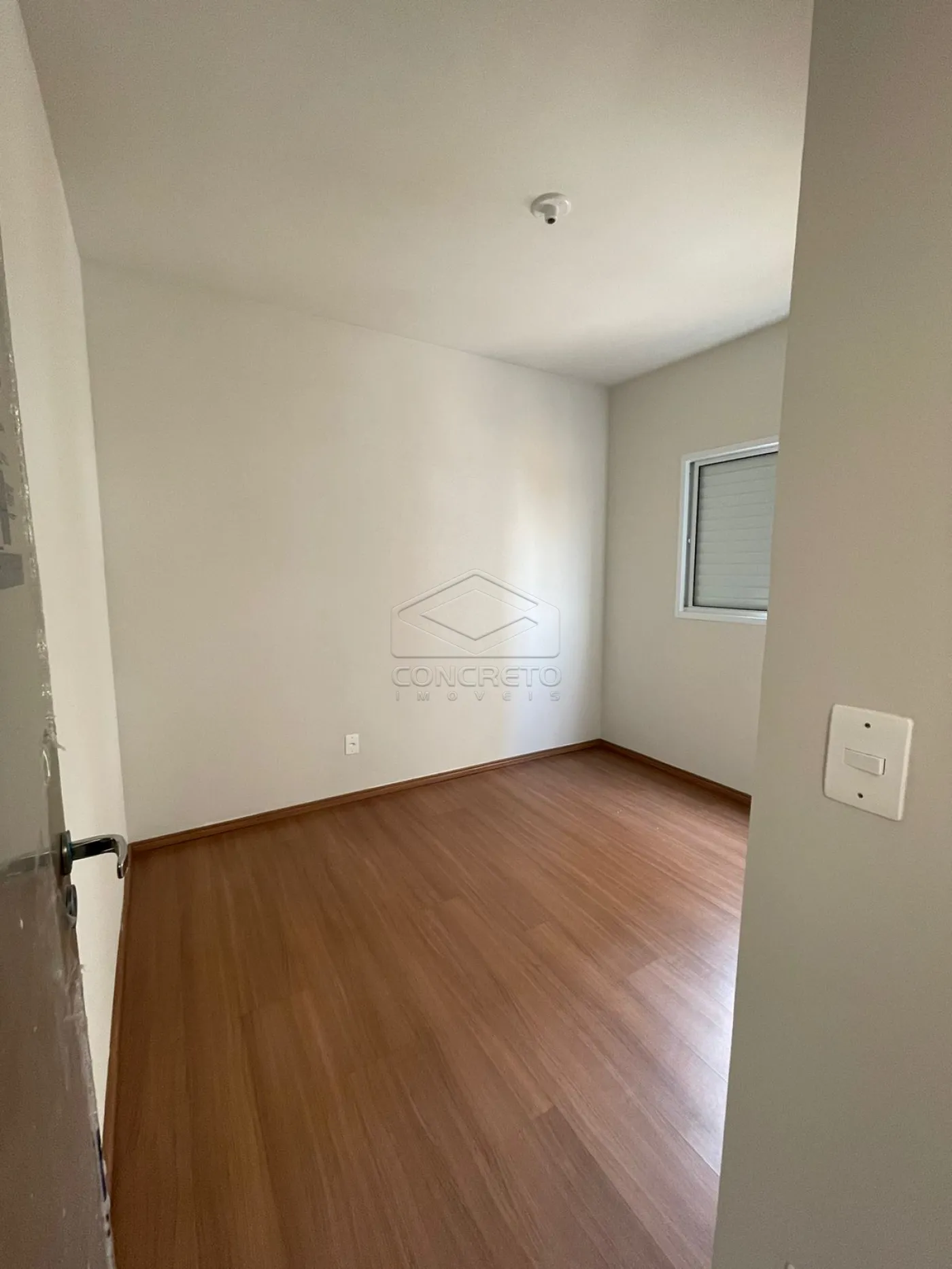 Alugar Apartamento / Padr&atilde;o em Len&ccedil;&oacute;is Paulista R$ 1.770,00 - Foto 4