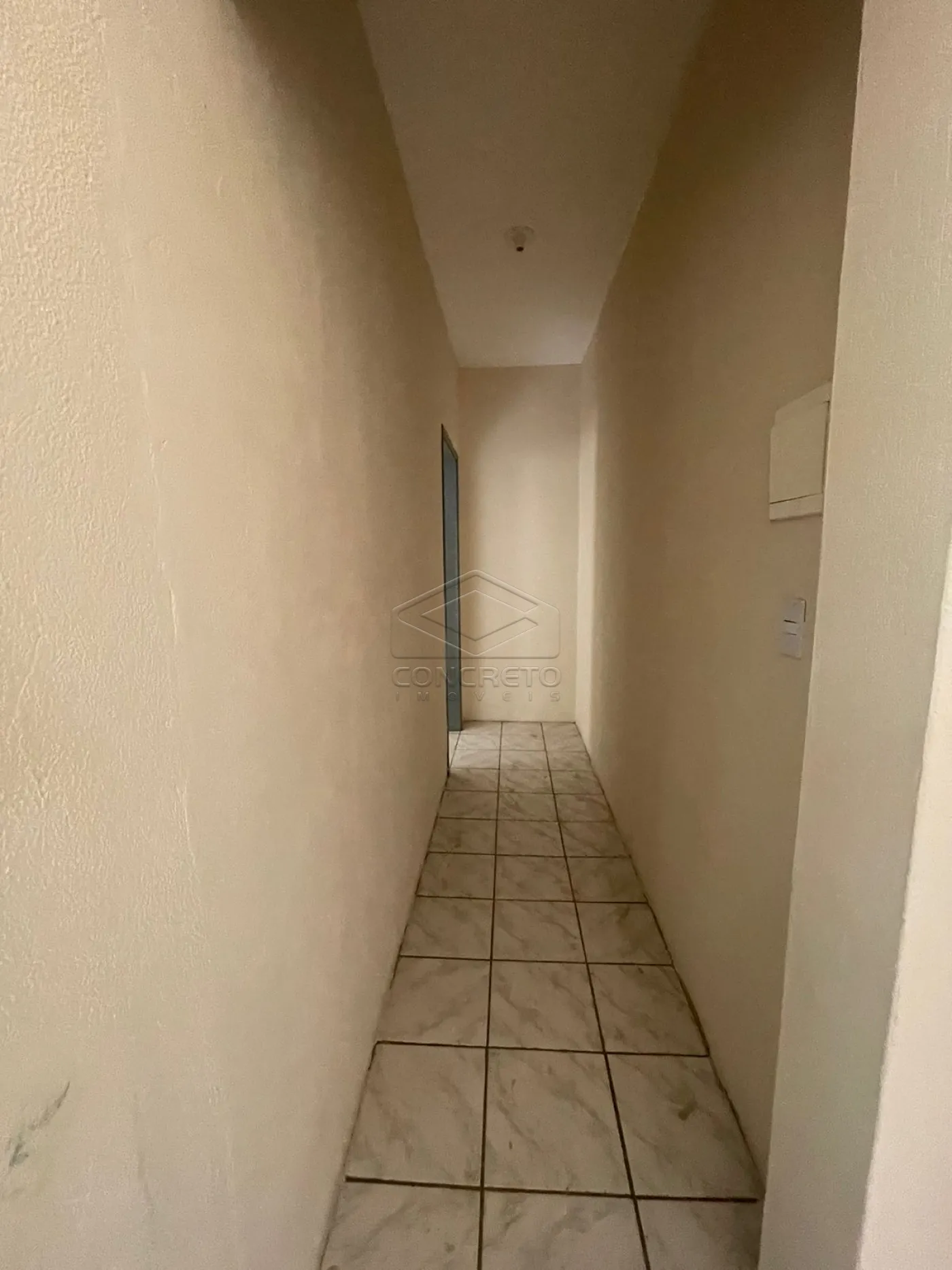 Alugar Casa / Padr&atilde;o em Len&ccedil;&oacute;is Paulista R$ 1.150,00 - Foto 6