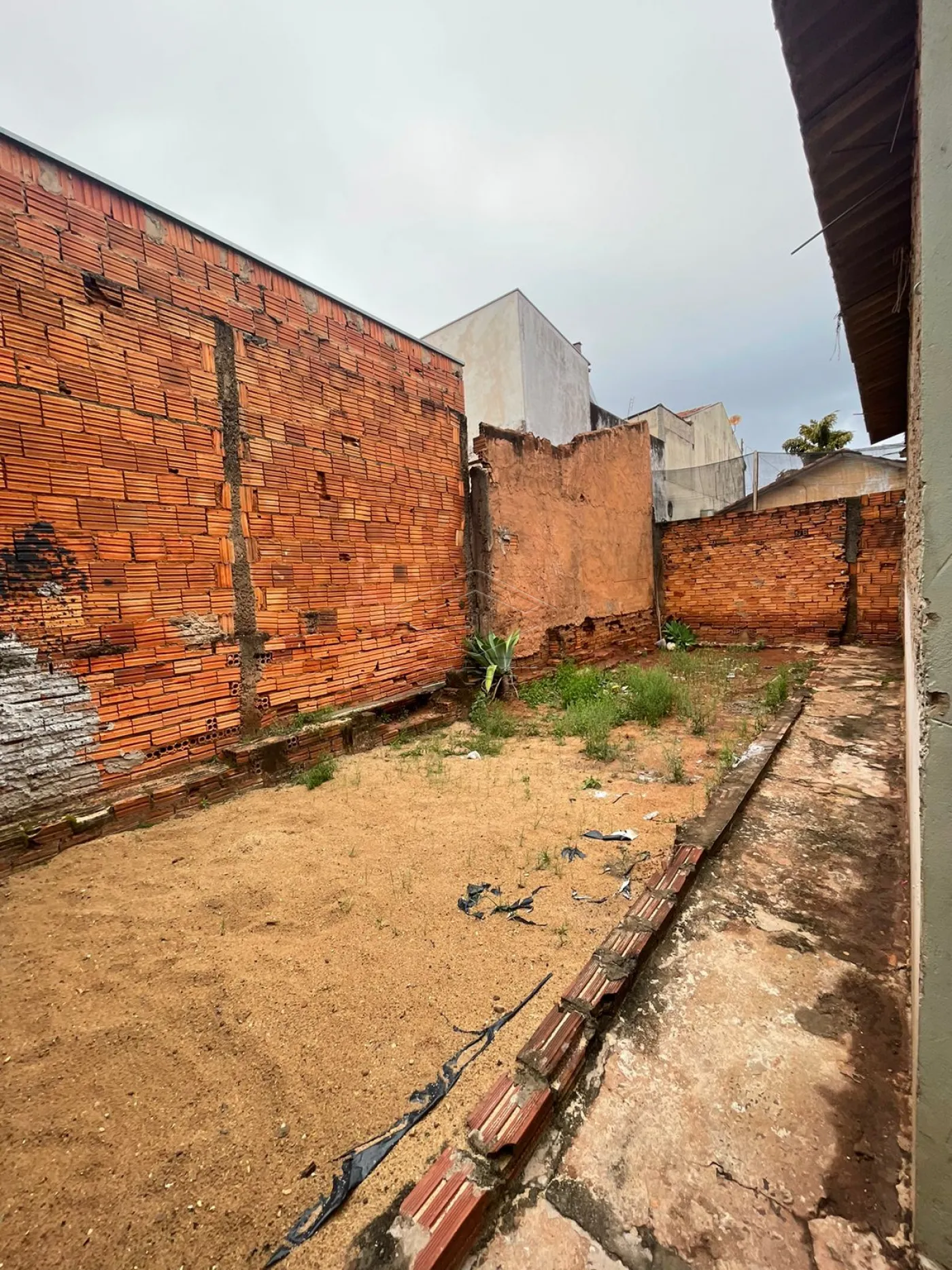 Alugar Casa / Padr&atilde;o em Len&ccedil;&oacute;is Paulista R$ 1.150,00 - Foto 8