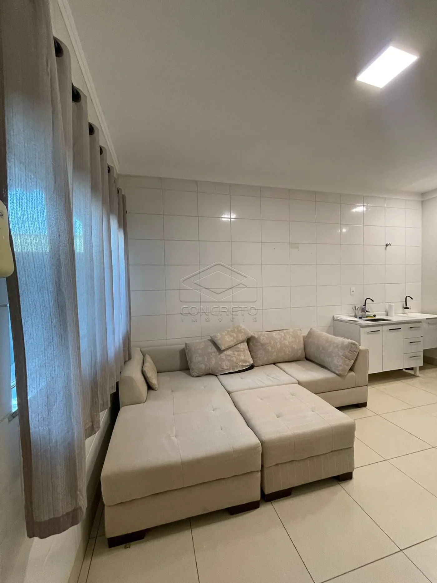 Alugar Apartamento / Kitnet em Len&ccedil;&oacute;is Paulista R$ 1.400,00 - Foto 1