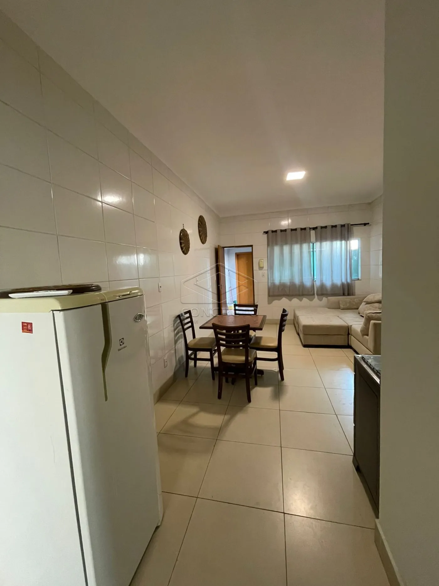 Alugar Apartamento / Kitnet em Len&ccedil;&oacute;is Paulista R$ 1.400,00 - Foto 4