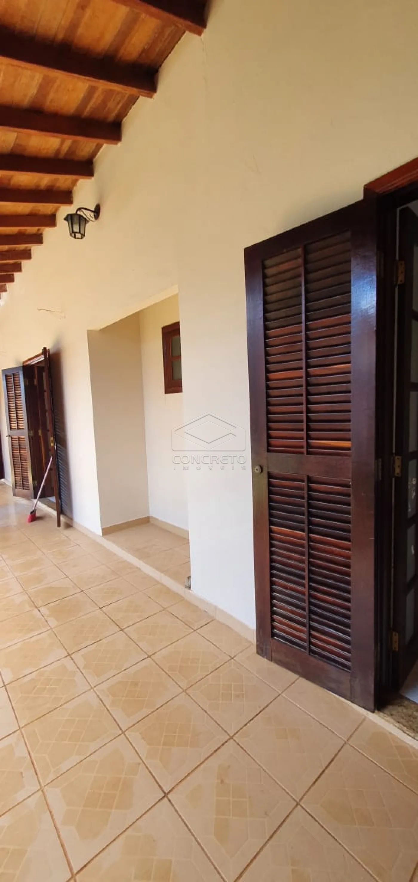 Alugar Casa / Padr&atilde;o em Len&ccedil;&oacute;is Paulista R$ 3.000,00 - Foto 3