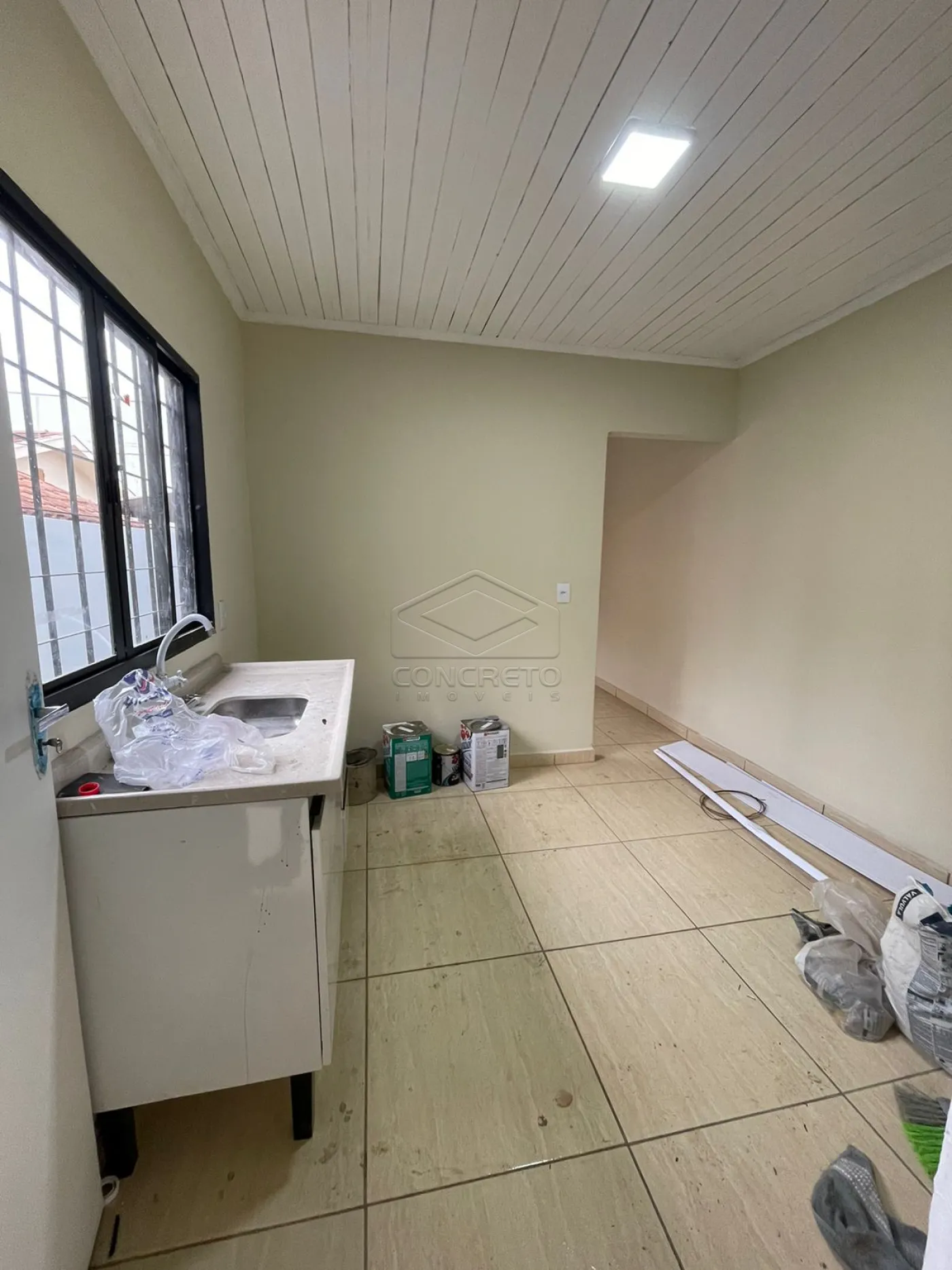 Alugar Casa / Padr&atilde;o em Len&ccedil;&oacute;is Paulista R$ 850,00 - Foto 7