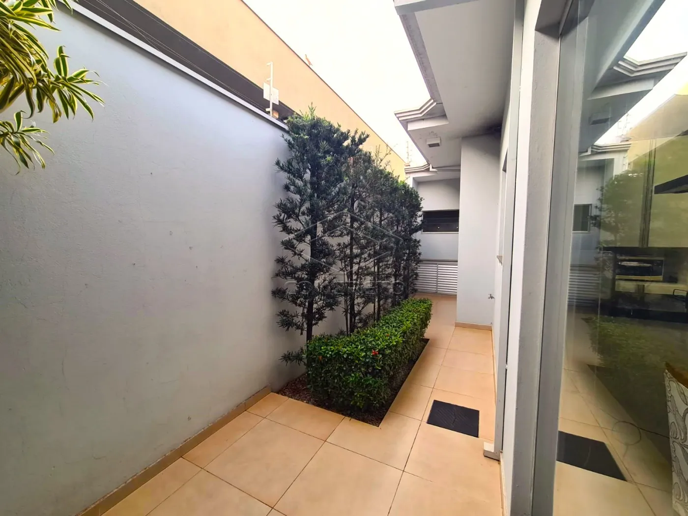 Comprar Casa / Padr&atilde;o em Len&ccedil;&oacute;is Paulista R$ 700.000,00 - Foto 3