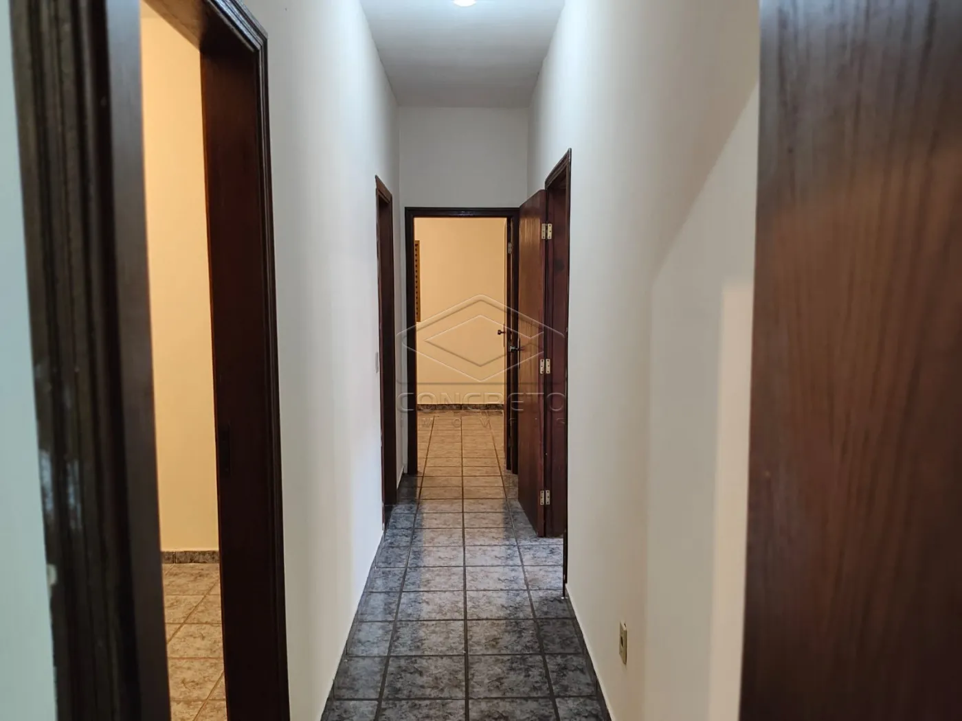 Comprar Casa / Padr&atilde;o em Len&ccedil;&oacute;is Paulista R$ 420.000,00 - Foto 2