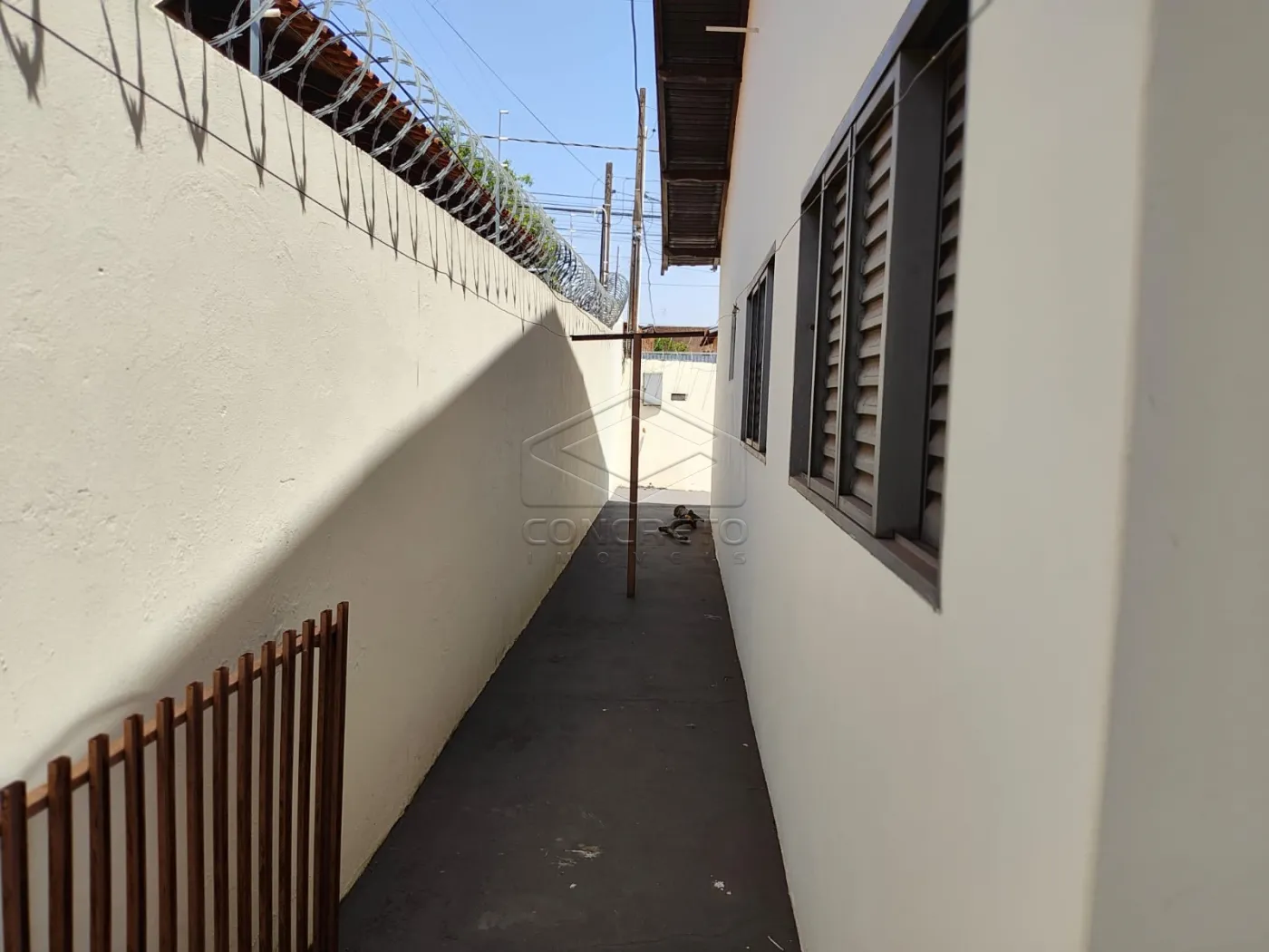 Comprar Casa / Padr&atilde;o em Len&ccedil;&oacute;is Paulista R$ 420.000,00 - Foto 17