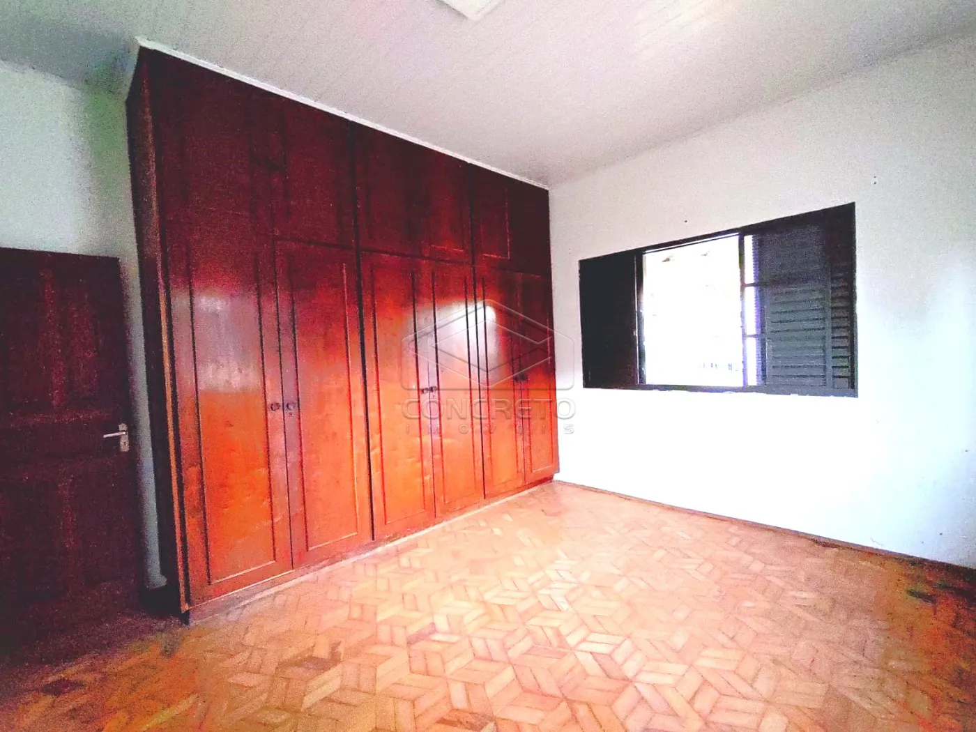 Comprar Casa / Padr&atilde;o em Len&ccedil;&oacute;is Paulista R$ 530.000,00 - Foto 4