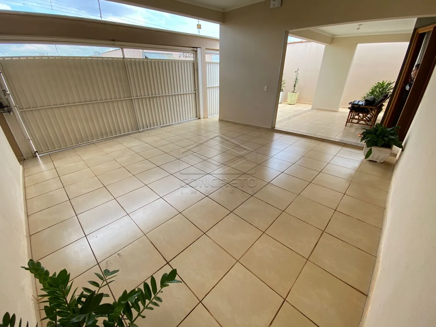 Comprar Casa / Padr&atilde;o em Len&ccedil;&oacute;is Paulista R$ 650.000,00 - Foto 2