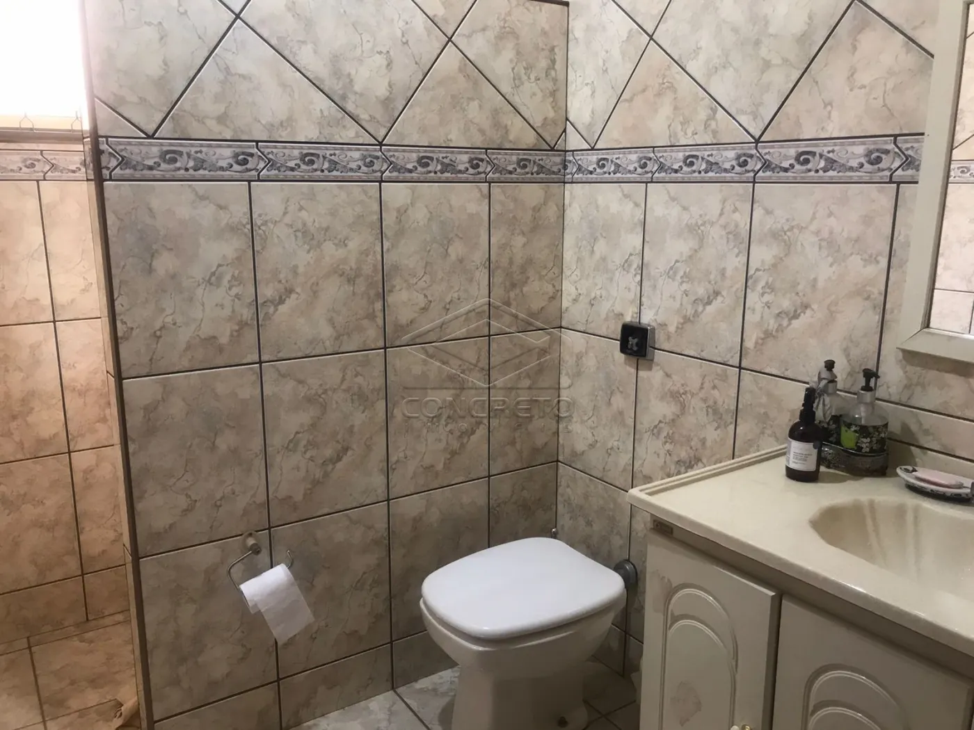 Comprar Casa / Padr&atilde;o em Len&ccedil;&oacute;is Paulista R$ 590.000,00 - Foto 5