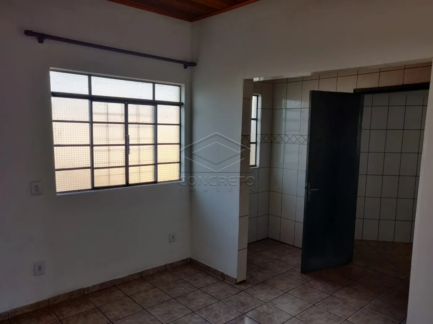 Alugar Casa / Padr&atilde;o em Len&ccedil;&oacute;is Paulista R$ 1.600,00 - Foto 6