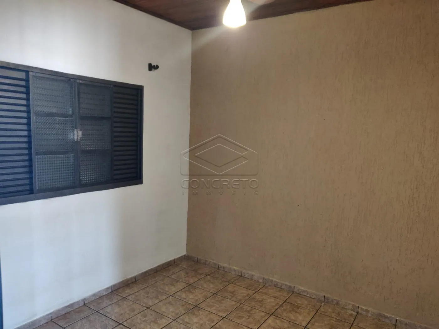 Alugar Casa / Padr&atilde;o em Len&ccedil;&oacute;is Paulista R$ 1.600,00 - Foto 8