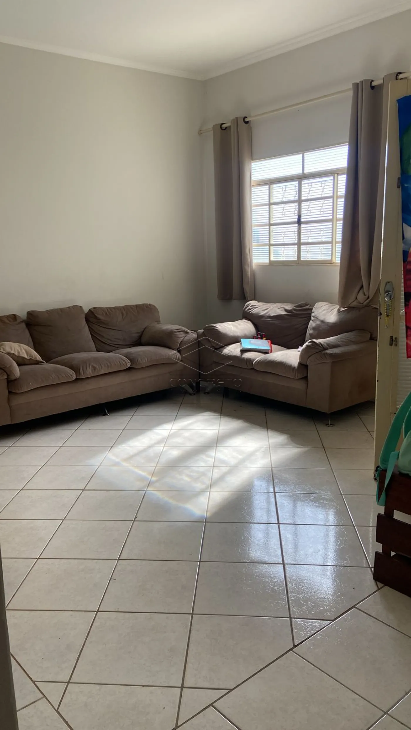 Comprar Casa / Padr&atilde;o em Len&ccedil;&oacute;is Paulista R$ 330.000,00 - Foto 2