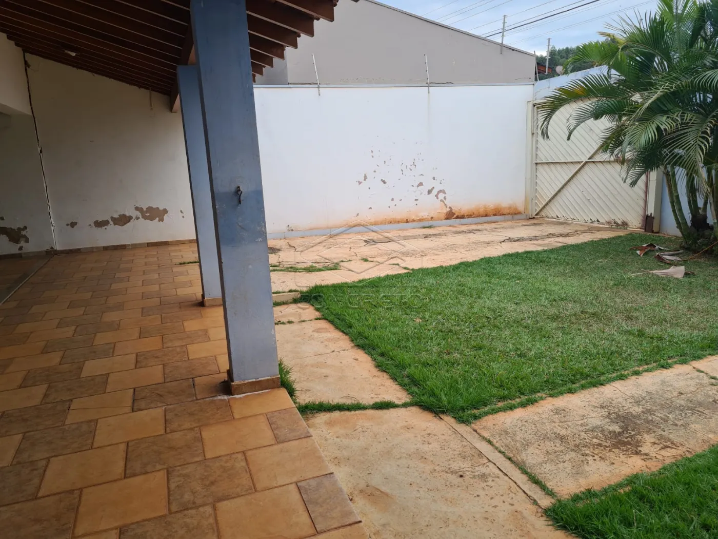 Comprar Casa / Padr&atilde;o em Len&ccedil;&oacute;is Paulista R$ 570.000,00 - Foto 2