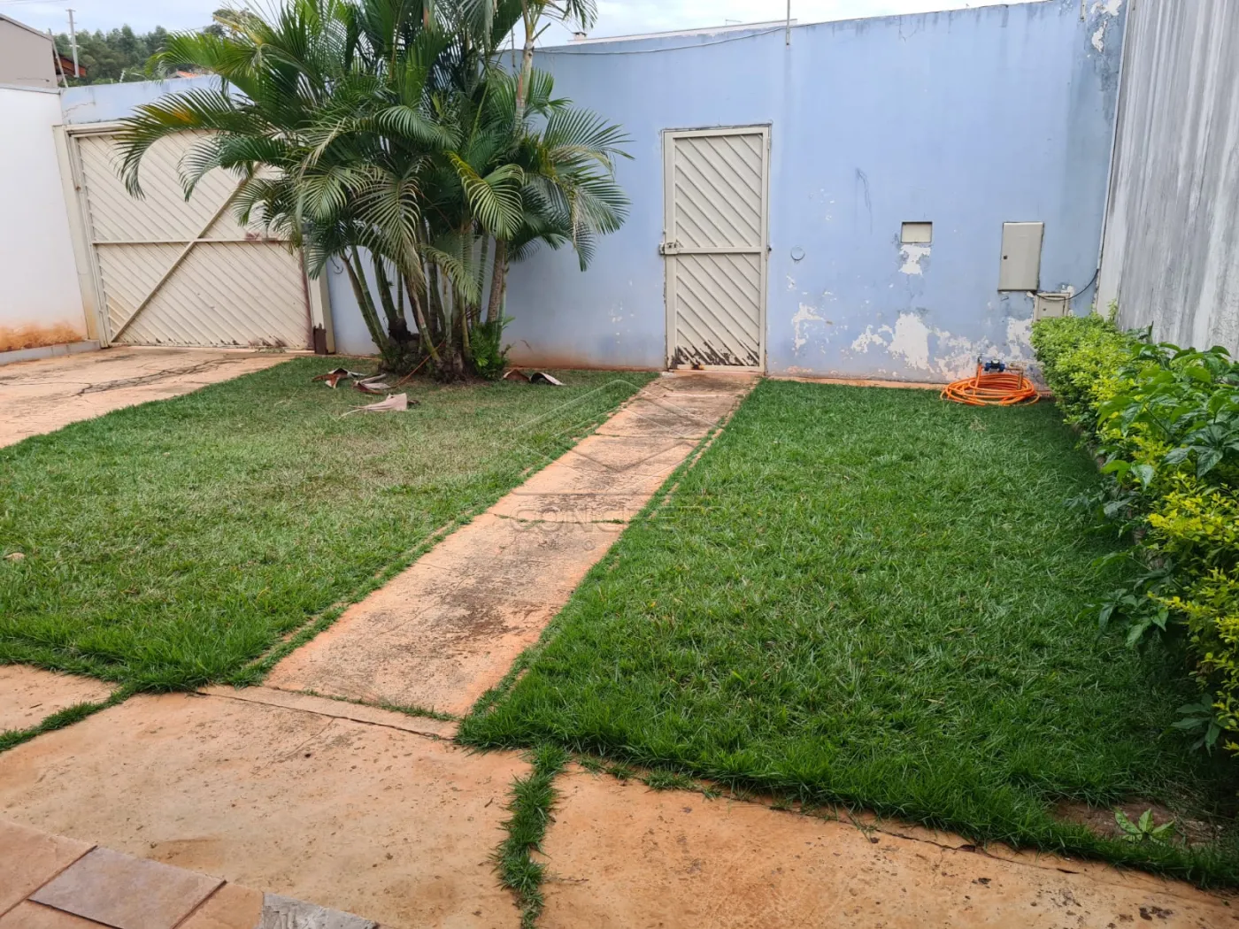 Comprar Casa / Padr&atilde;o em Len&ccedil;&oacute;is Paulista R$ 570.000,00 - Foto 3