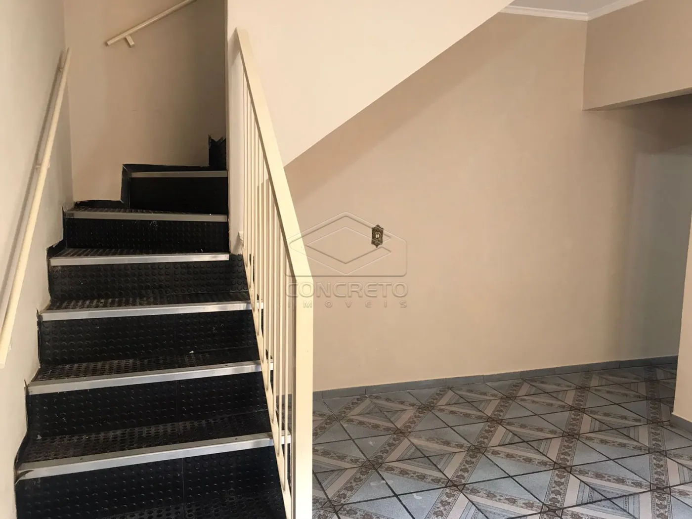Alugar Casa / Sobrado em Len&ccedil;&oacute;is Paulista R$ 2.000,00 - Foto 5