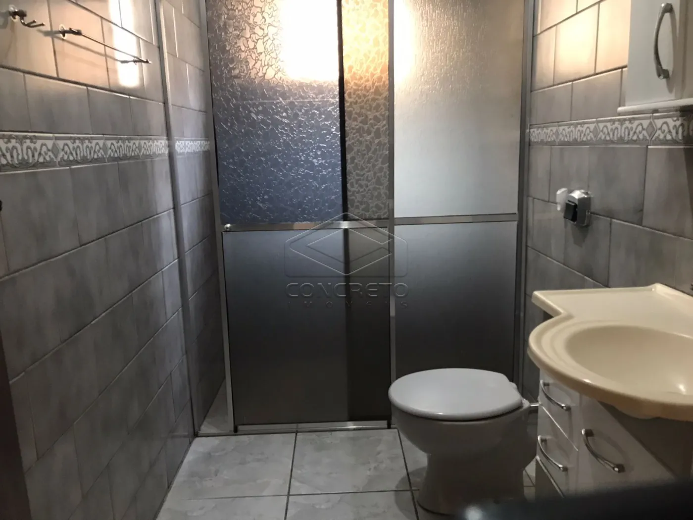 Alugar Casa / Sobrado em Len&ccedil;&oacute;is Paulista R$ 2.000,00 - Foto 7