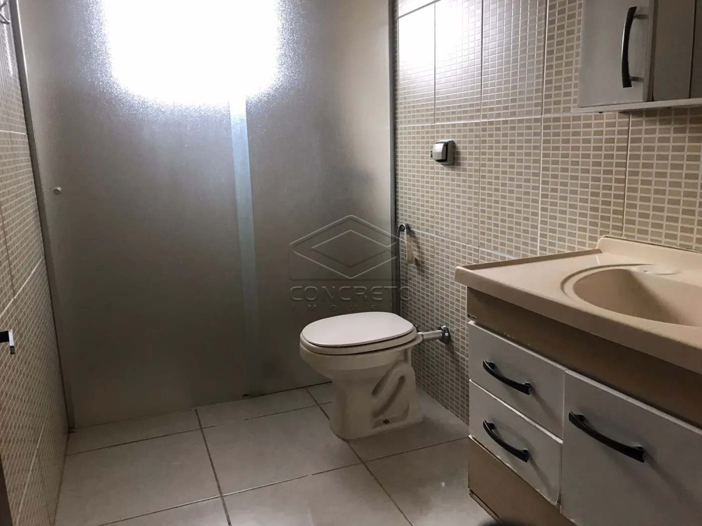 Alugar Casa / Sobrado em Len&ccedil;&oacute;is Paulista R$ 2.000,00 - Foto 15