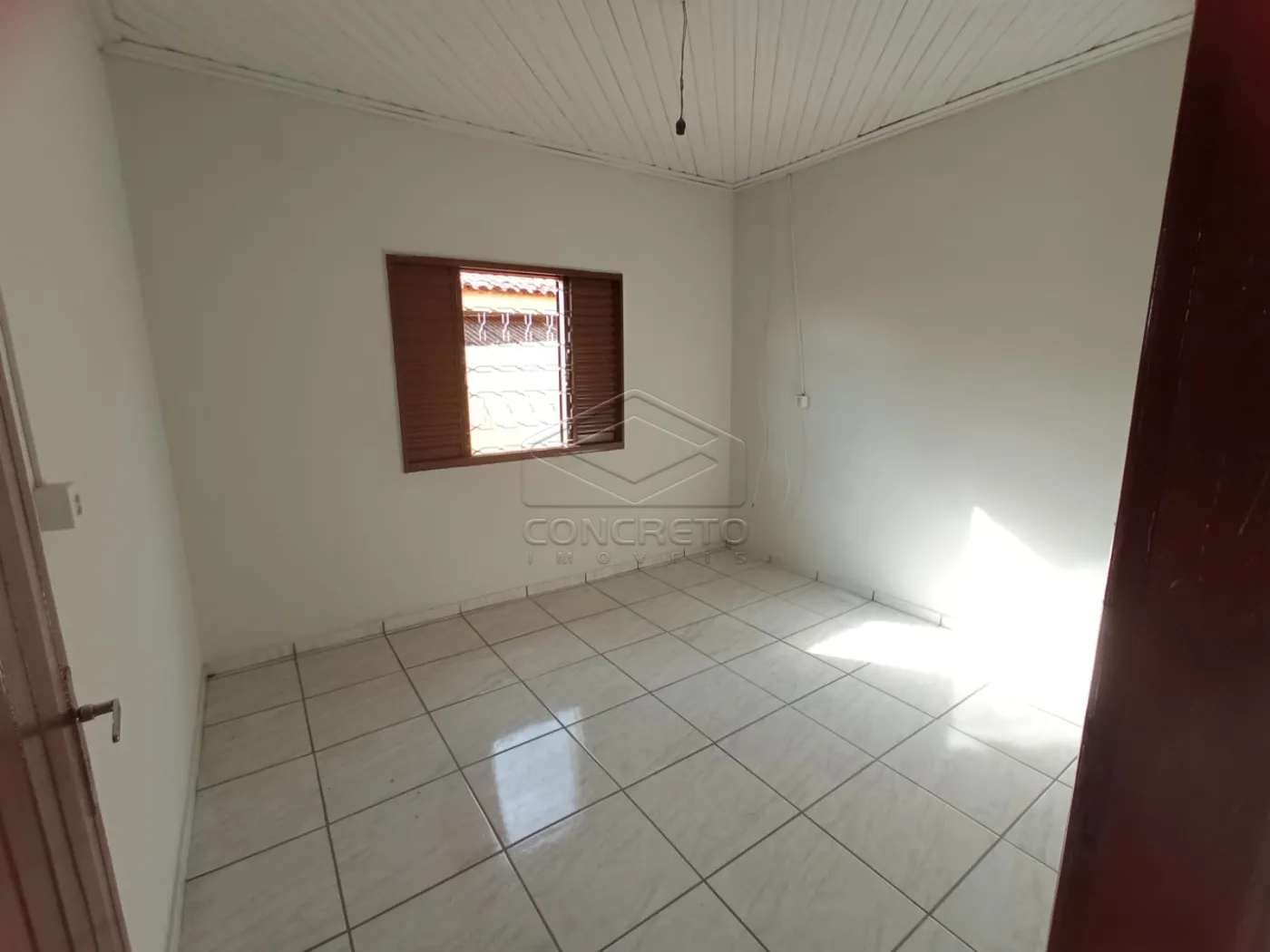 Comprar Casa / Resid&ecirc;ncia em Len&ccedil;&oacute;is Paulista R$ 200.000,00 - Foto 5