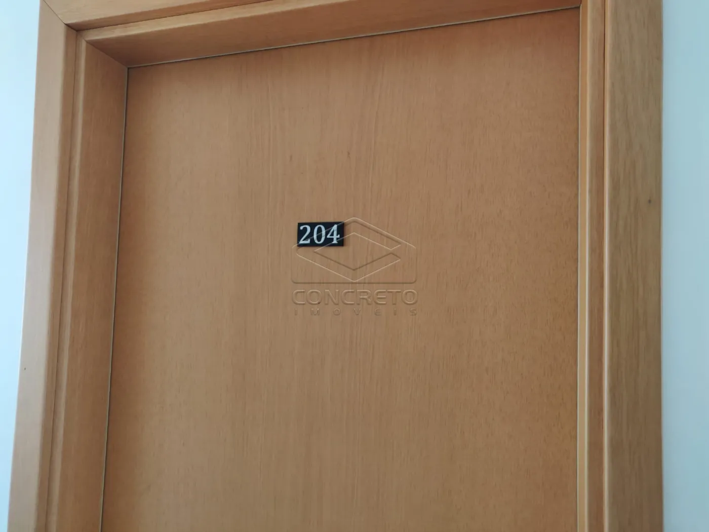 Alugar Apartamento / Padr&atilde;o em Len&ccedil;&oacute;is Paulista R$ 2.350,00 - Foto 1