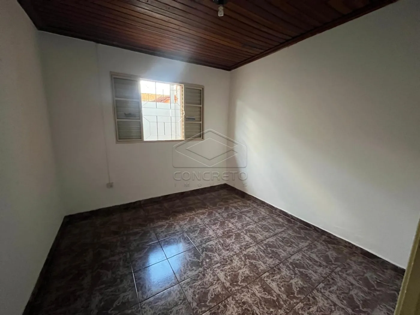Alugar Casa / Padr&atilde;o em Len&ccedil;&oacute;is Paulista R$ 1.700,00 - Foto 5