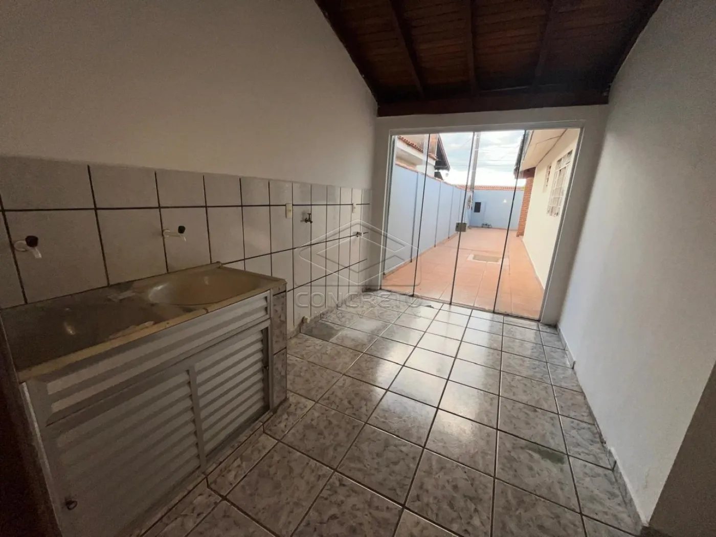 Alugar Casa / Padr&atilde;o em Len&ccedil;&oacute;is Paulista R$ 1.700,00 - Foto 11